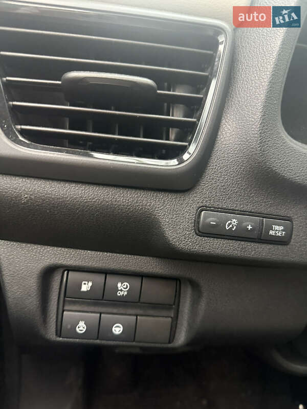 Хэтчбек Nissan Leaf 2018 в Киеве