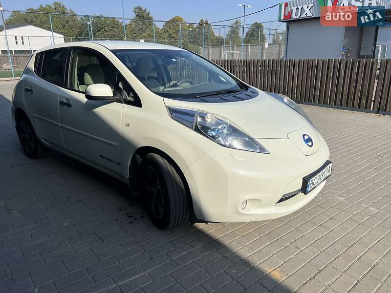 Хэтчбек Nissan Leaf 2011 в Львове