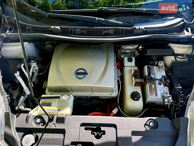 Хэтчбек Nissan Leaf 2014 в Виннице фото 30 Хэтчбек Nissan Leaf 2014 в Виннице