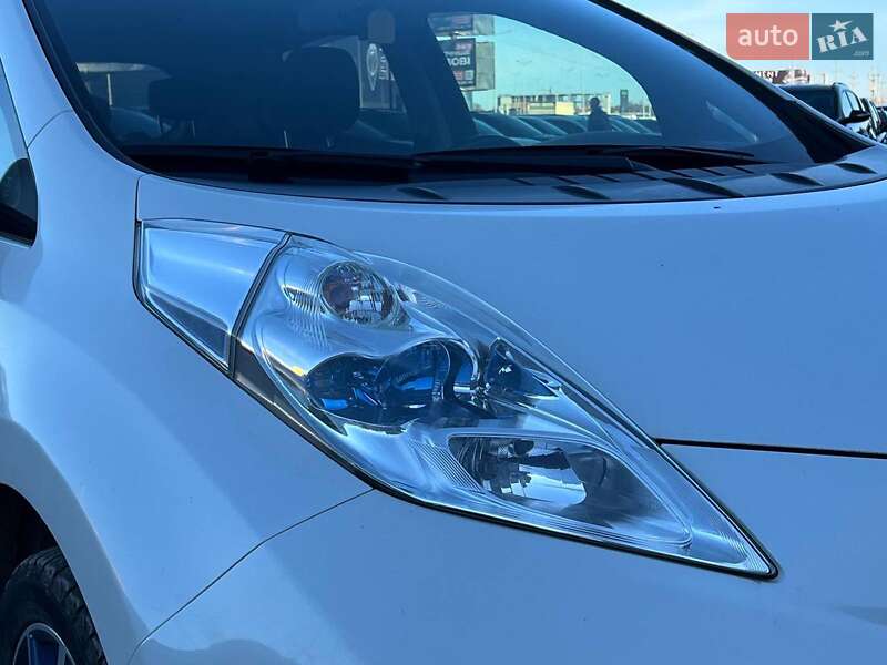 Хэтчбек Nissan Leaf 2014 в Львове