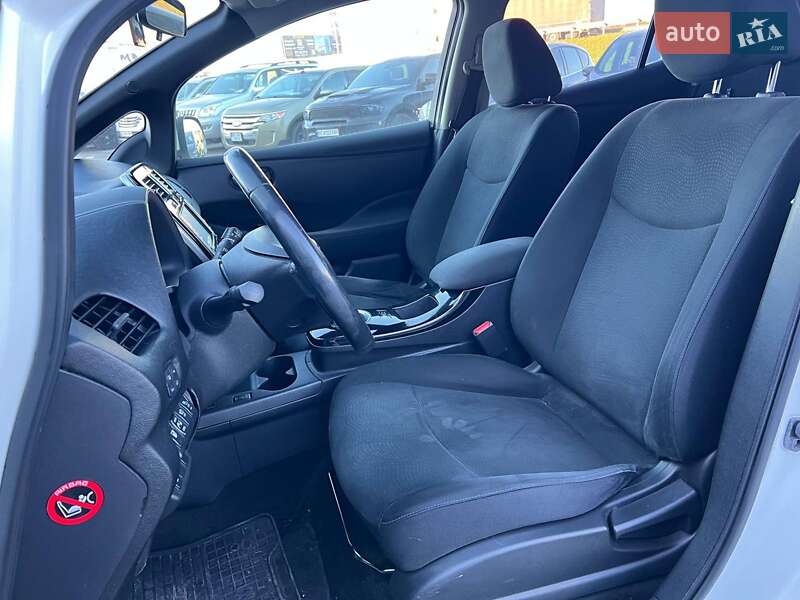 Хэтчбек Nissan Leaf 2014 в Львове