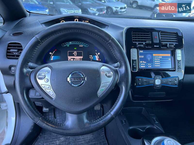 Хэтчбек Nissan Leaf 2014 в Львове