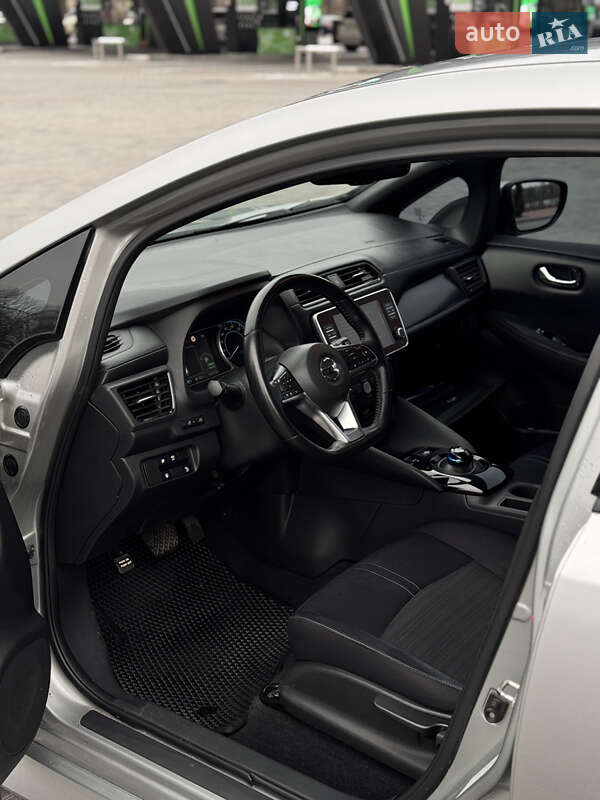 Хетчбек Nissan Leaf 2019 в Вінниці фото 20 Хетчбек Nissan Leaf 2019 в Вінниці