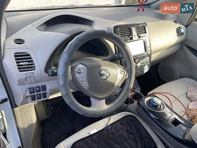 Хэтчбек Nissan Leaf 2012 в Луцке