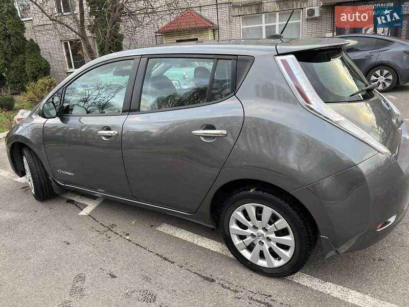 Хэтчбек Nissan Leaf 2017 в Днепре