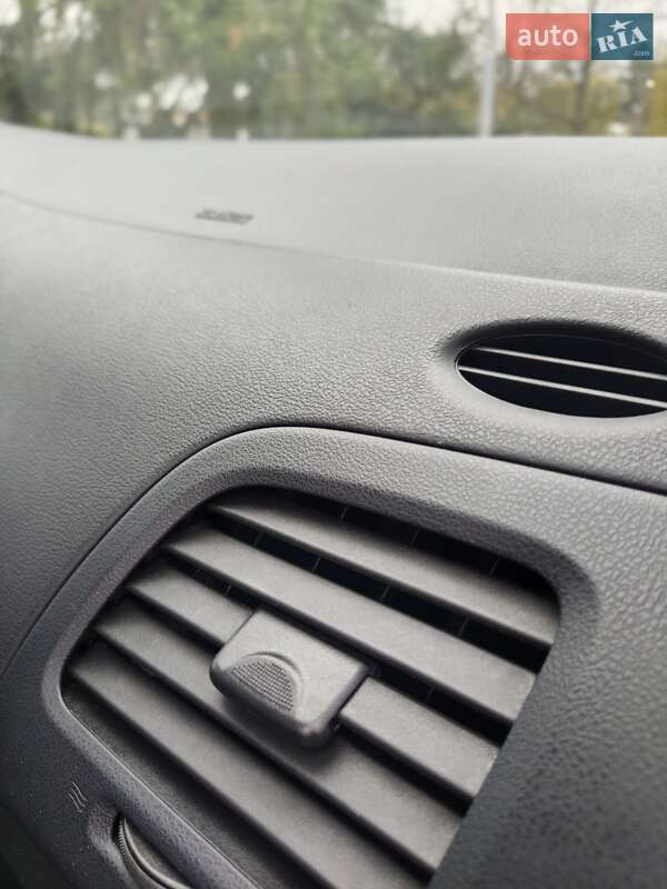 Хэтчбек Nissan Leaf 2013 в Луцке