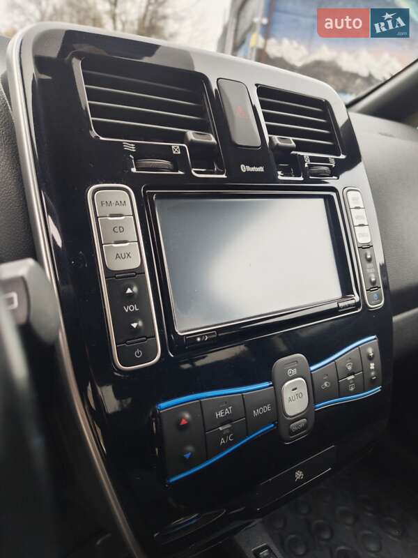 Хэтчбек Nissan Leaf 2013 в Луцке