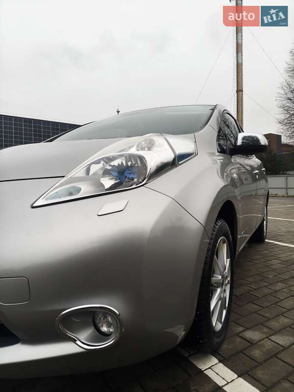 Хэтчбек Nissan Leaf 2013 в Луцке