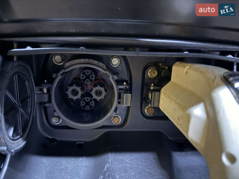 Хэтчбек Nissan Leaf 2012 в Умани фото 10 Хэтчбек Nissan Leaf 2012 в Умани