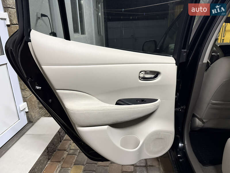 Хэтчбек Nissan Leaf 2012 в Умани фото 17 Хэтчбек Nissan Leaf 2012 в Умани