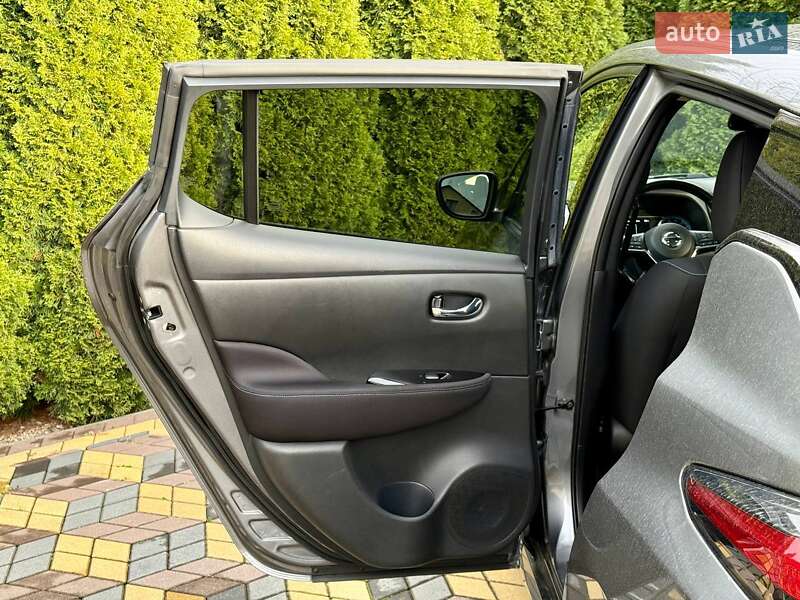 Хэтчбек Nissan Leaf 2021 в Самборе