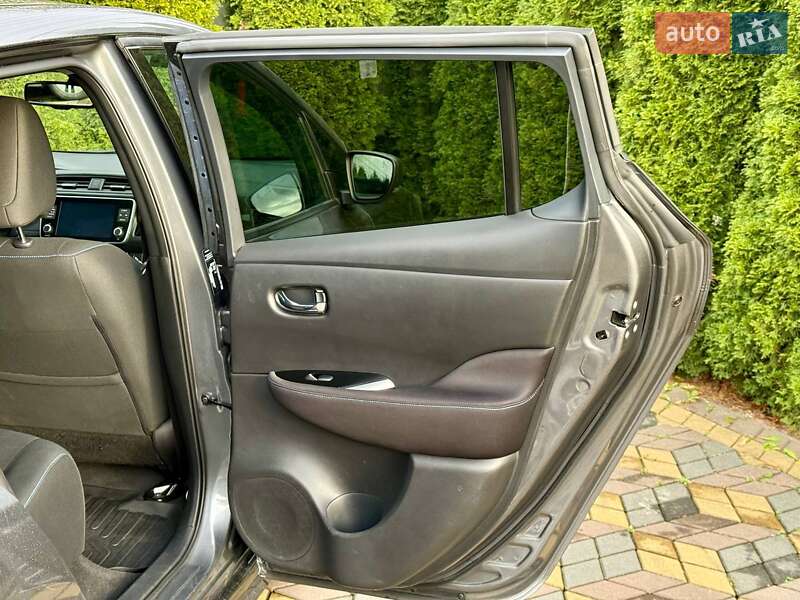 Хэтчбек Nissan Leaf 2021 в Самборе