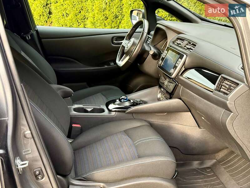 Хэтчбек Nissan Leaf 2021 в Самборе