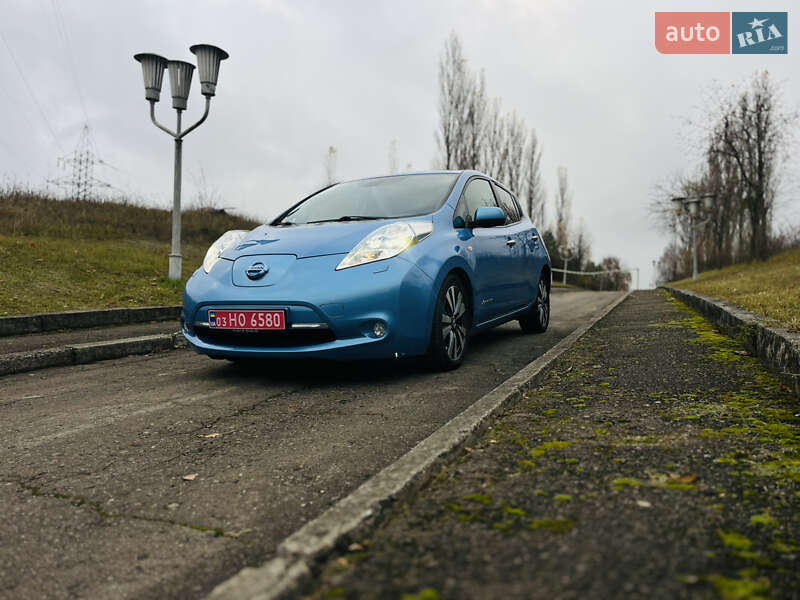 Хэтчбек Nissan Leaf 2014 в Ровно