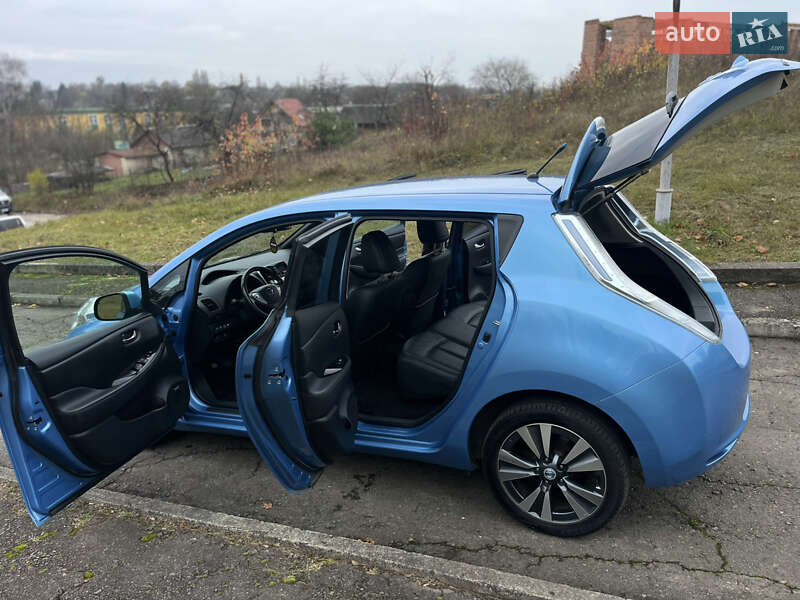 Хэтчбек Nissan Leaf 2014 в Ровно