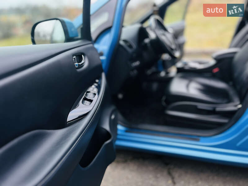Хэтчбек Nissan Leaf 2014 в Ровно