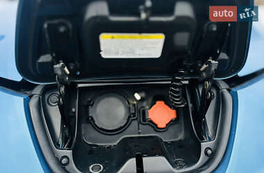 Хэтчбек Nissan Leaf 2014 в Ровно