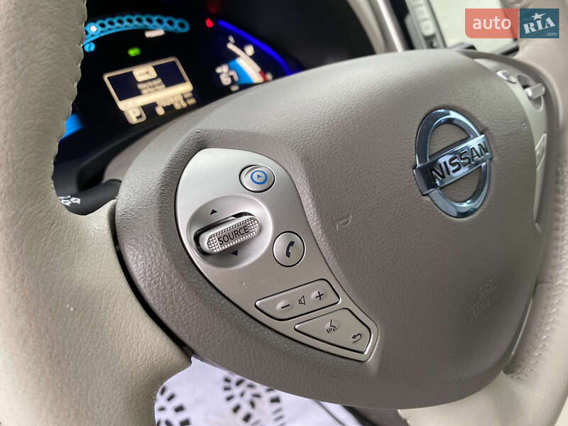 Хэтчбек Nissan Leaf 2011 в Луцке