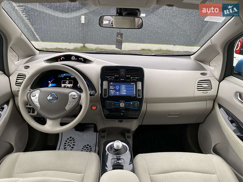 Хэтчбек Nissan Leaf 2011 в Луцке