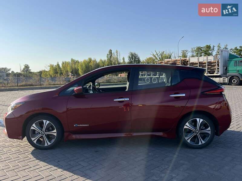 Хэтчбек Nissan Leaf 2019 в Золотоноше
