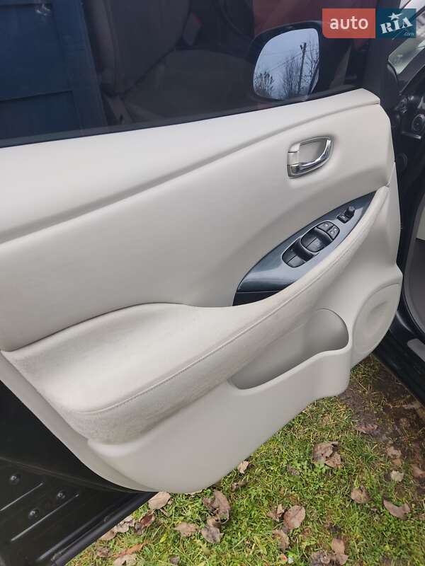 Хэтчбек Nissan Leaf 2011 в Харькове