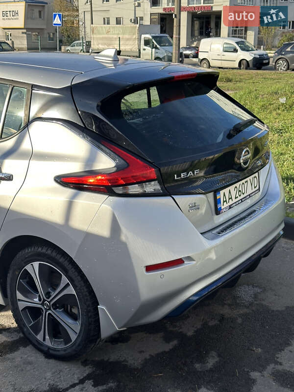 Хетчбек Nissan Leaf 2020 в Києві
