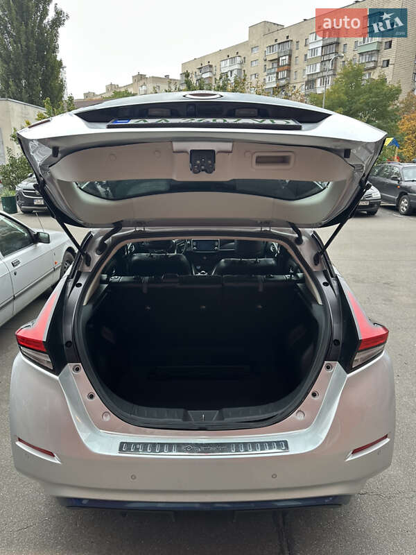 Хетчбек Nissan Leaf 2020 в Києві