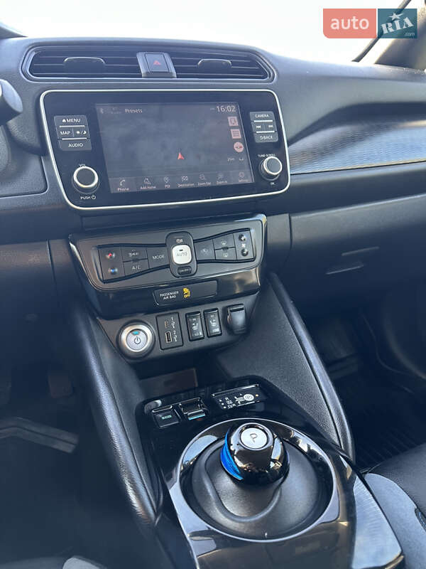 Хетчбек Nissan Leaf 2020 в Києві