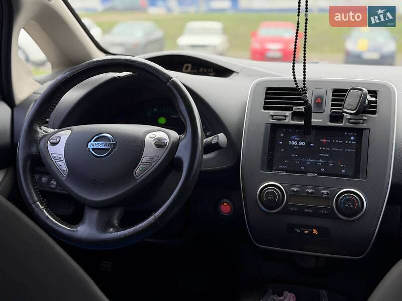 Хэтчбек Nissan Leaf 2016 в Кривом Роге