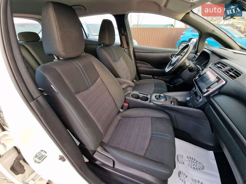 Хэтчбек Nissan Leaf 2022 в Виннице