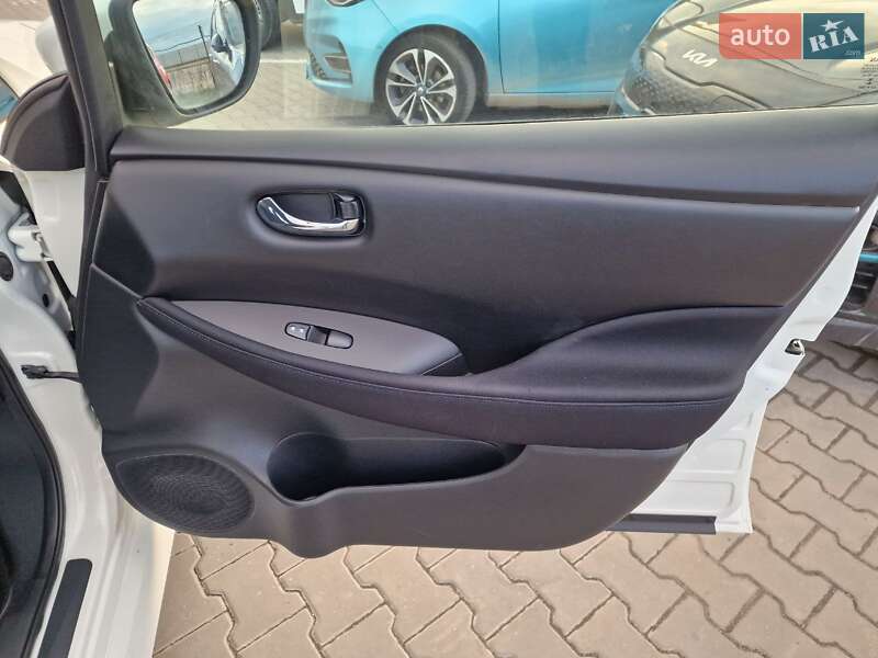 Хэтчбек Nissan Leaf 2022 в Виннице