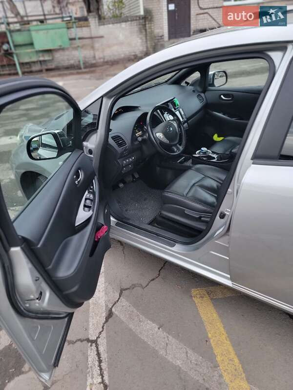 Хэтчбек Nissan Leaf 2014 в Павлограде