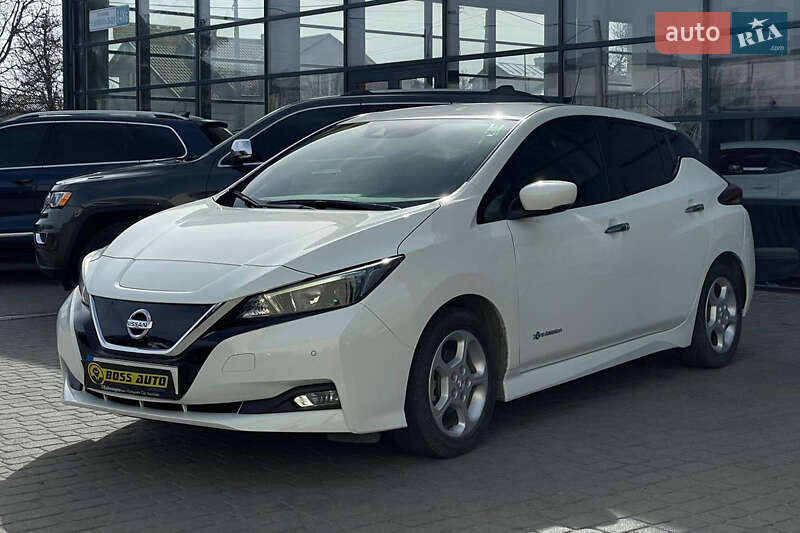 Хетчбек Nissan Leaf 2018 в Івано-Франківську
