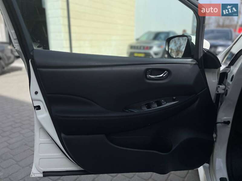 Хетчбек Nissan Leaf 2018 в Івано-Франківську