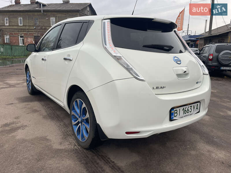 Хэтчбек Nissan Leaf 2016 в Бахмаче