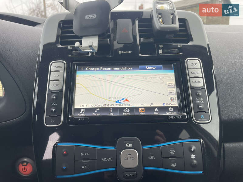 Хэтчбек Nissan Leaf 2016 в Бахмаче