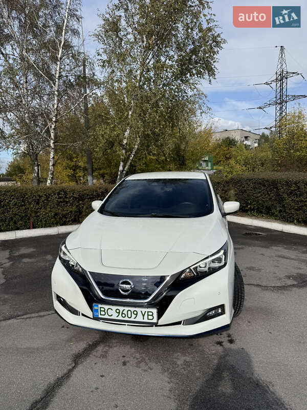 Хэтчбек Nissan Leaf 2019 в Каменском