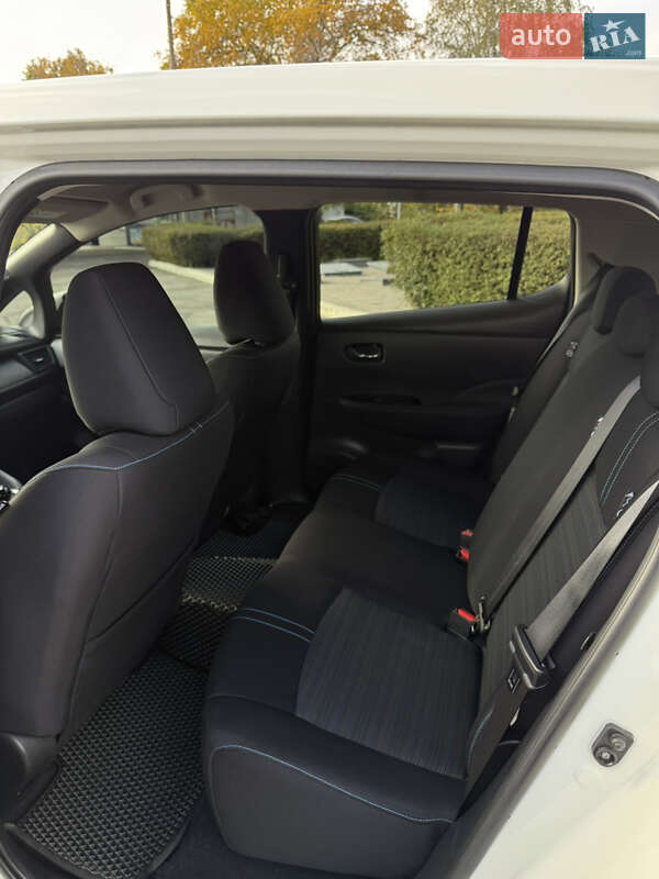 Хэтчбек Nissan Leaf 2019 в Каменском