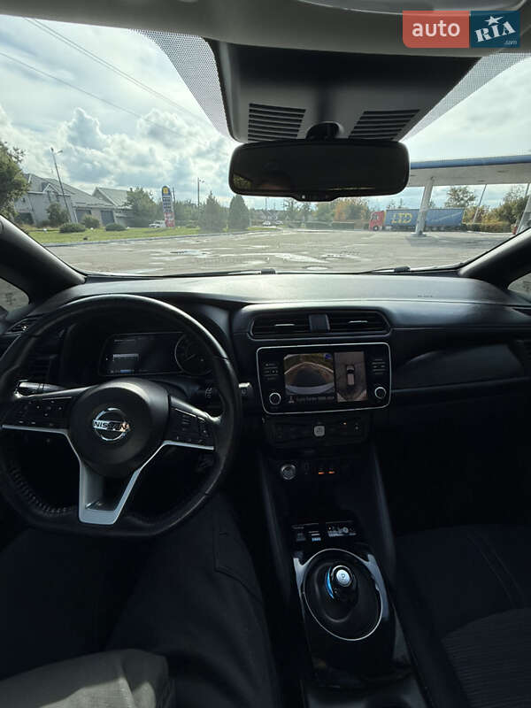 Хэтчбек Nissan Leaf 2019 в Каменском
