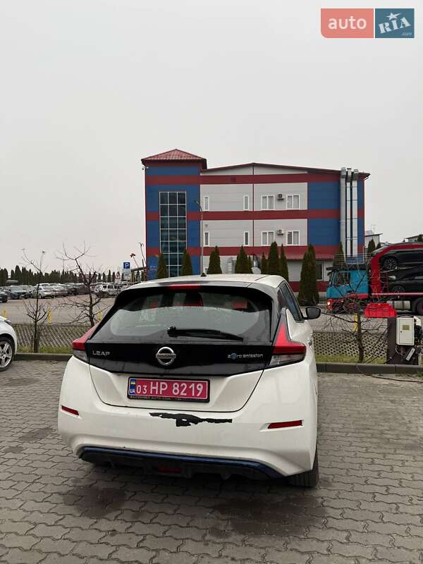 Хэтчбек Nissan Leaf 2019 в Первомайске