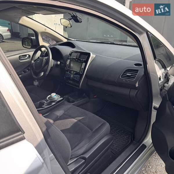 Хэтчбек Nissan Leaf 2017 в Днепре фото 3 Хэтчбек Nissan Leaf 2017 в Днепре