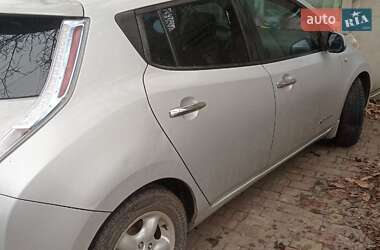 Хэтчбек Nissan Leaf 2014 в Миргороде