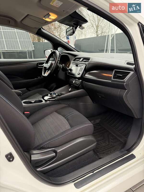 Хэтчбек Nissan Leaf 2018 в Владимире