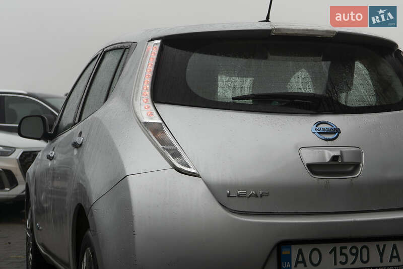 Хэтчбек Nissan Leaf 2015 в Ужгороде
