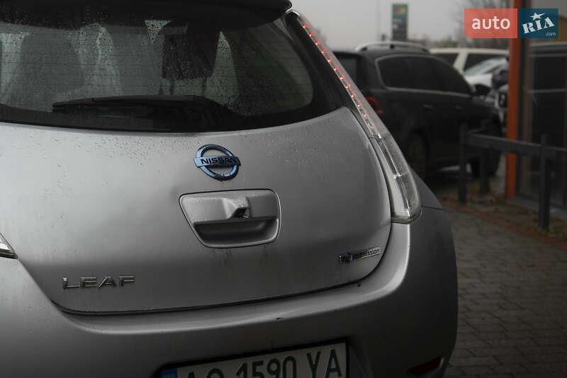 Хэтчбек Nissan Leaf 2015 в Ужгороде
