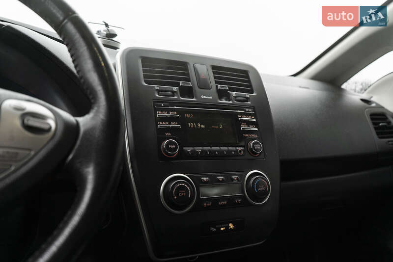 Хэтчбек Nissan Leaf 2015 в Ужгороде