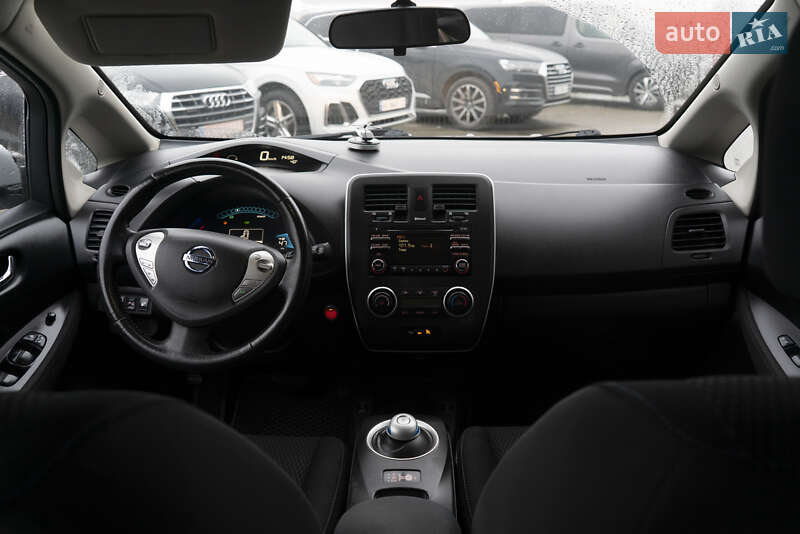 Хэтчбек Nissan Leaf 2015 в Ужгороде