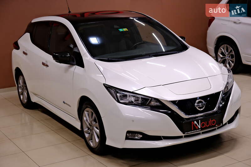 Хэтчбек Nissan Leaf 2017 в Одессе