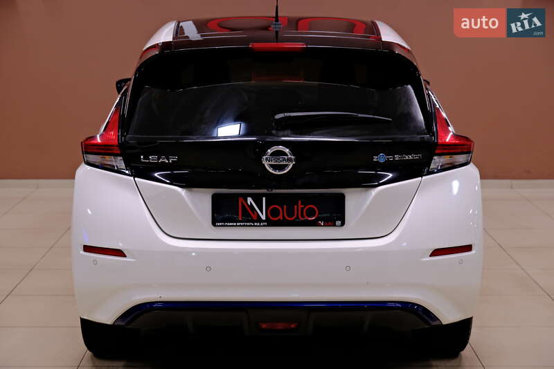 Хэтчбек Nissan Leaf 2017 в Одессе