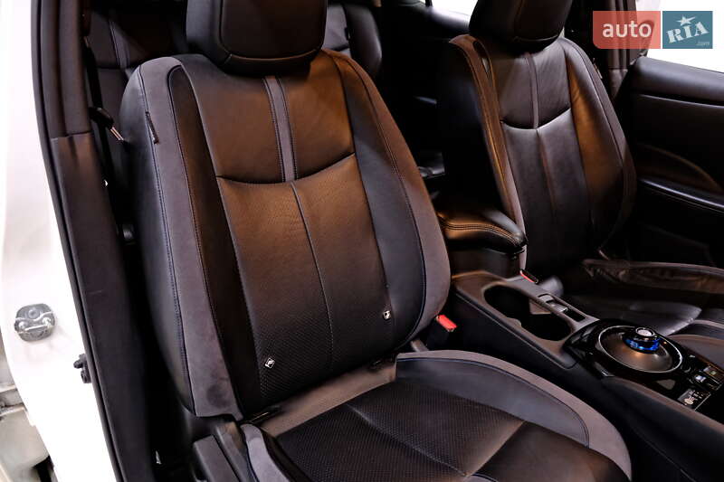 Хэтчбек Nissan Leaf 2017 в Одессе